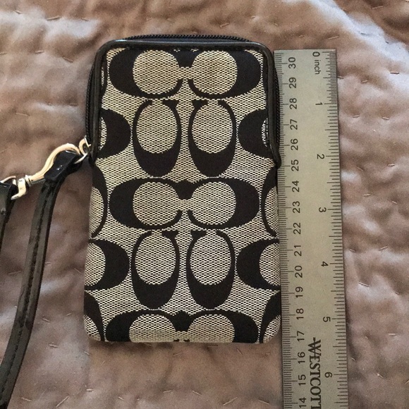 Coach wristlet - Picture 4 of 5